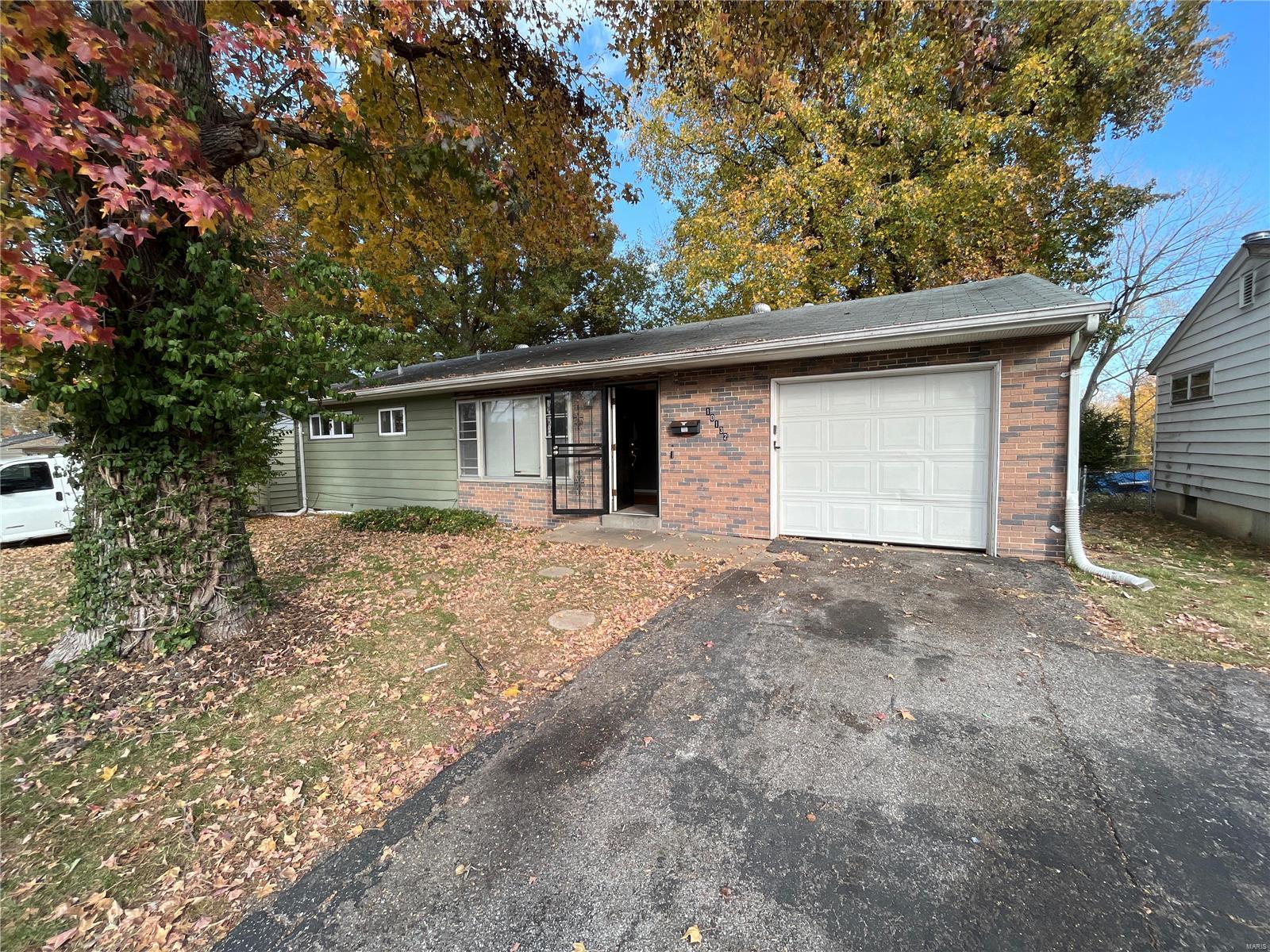 Homes for sale in Saint Louis, MO | 10132 Dellridge Ln, Saint Louis, MO 63136 | MLS# MIS24013504