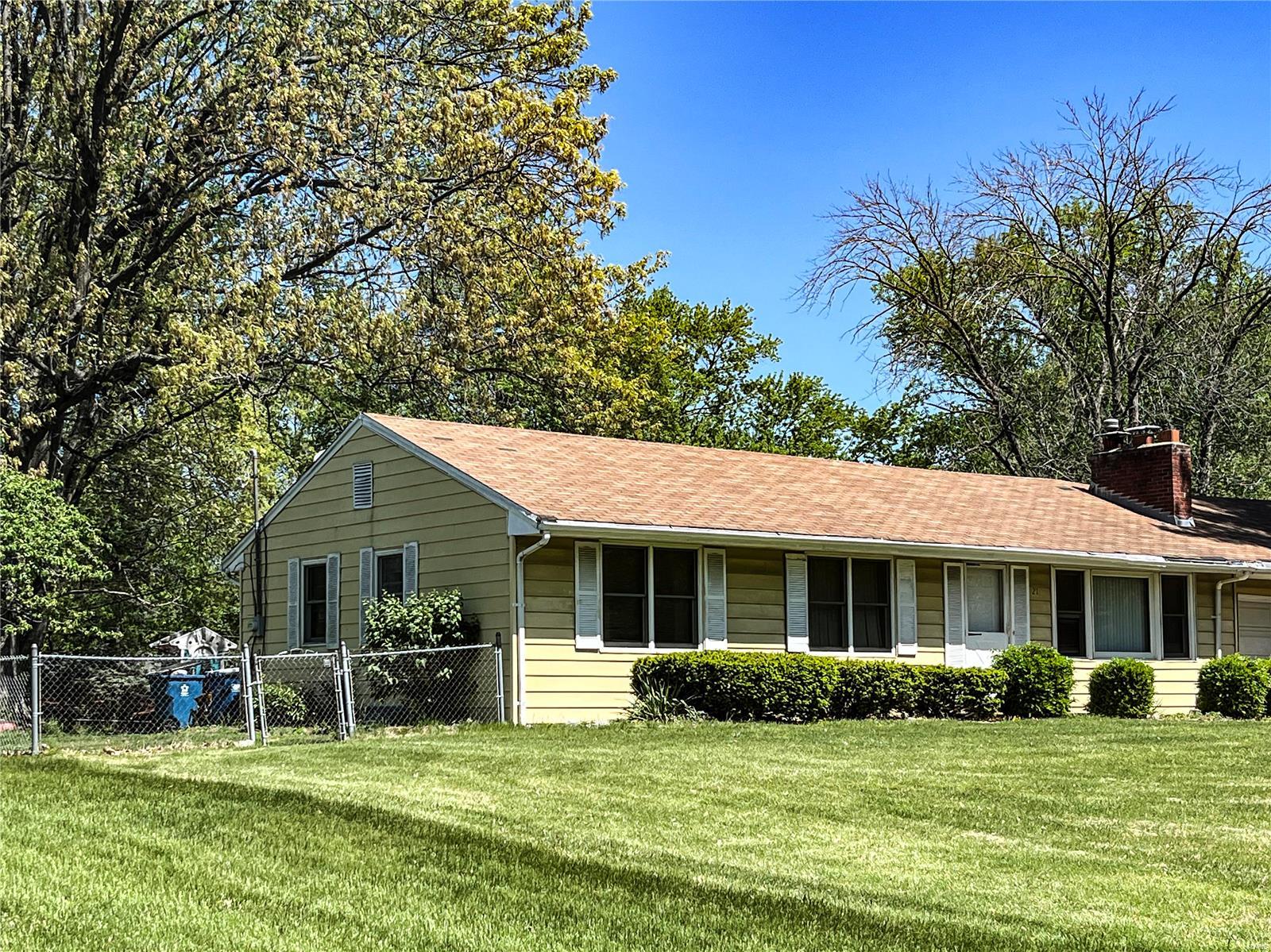 Homes for sale in Black Jack, MO | 21 Rolling Hills Dr, Black Jack, MO 63033 | MLS# MIS24018785