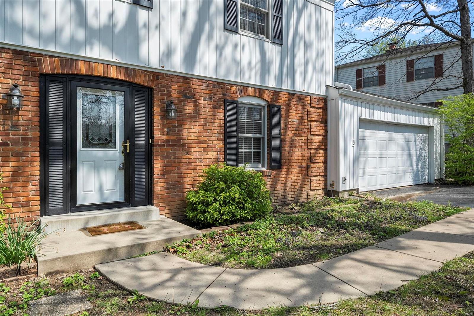 Homes for sale in Saint Louis, MO | 1481 Royal Springs Dr, Saint Louis, MO 63122 | MLS# MIS24022075