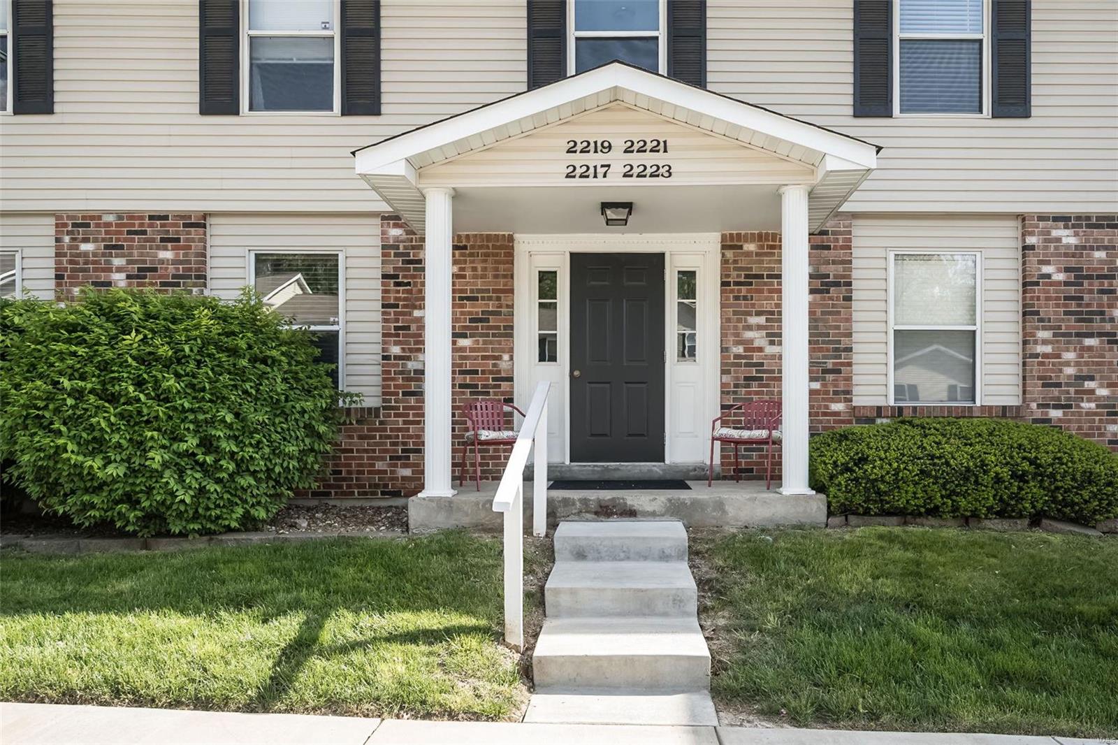 Homes for sale in Saint Peters, MO | 2221 Highland Hill Dr #D, Saint Peters, MO 63376 | MLS# MIS24023462
