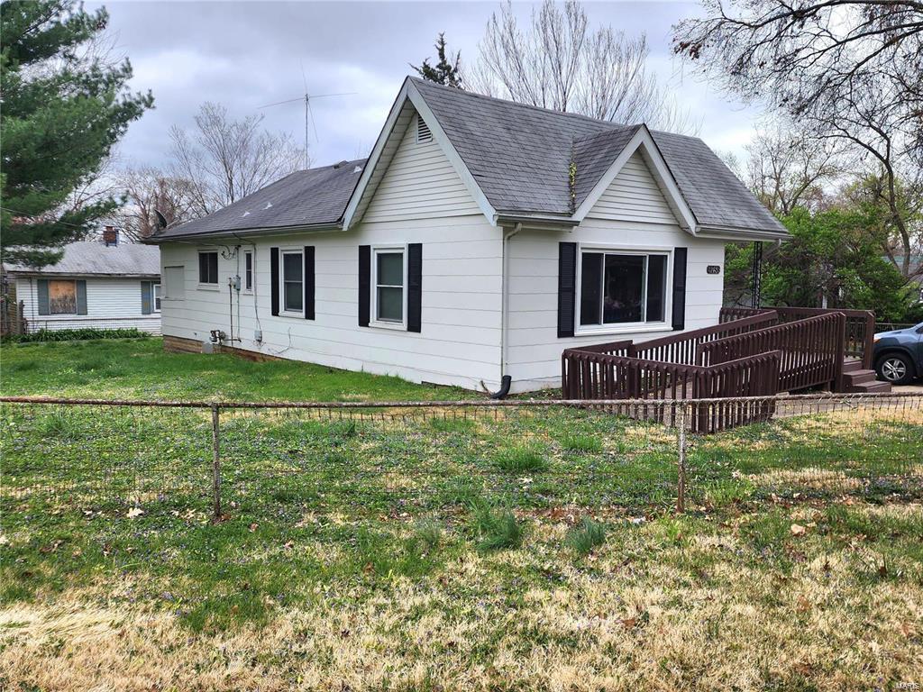 2nd image of 9758 Diamond Dr, Saint Louis, MO 63137 | MLS# MIS24033807