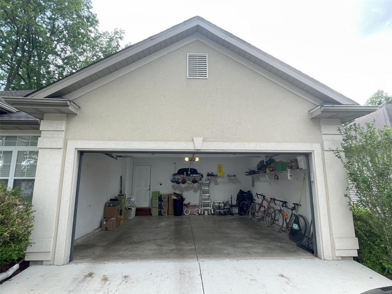 Homes for sale in Columbia, MO | 3706 Chinkapin Ct, Columbia, MO 65203 | MLS# MIS24035570