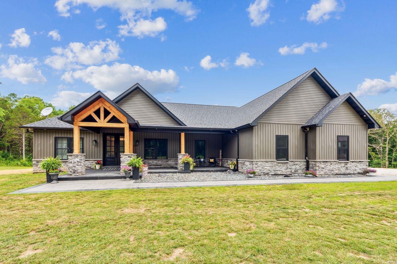 Homes for sale in De Soto, MO | 15737 State Road T, De Soto, MO 63020 | MLS# MIS24038387