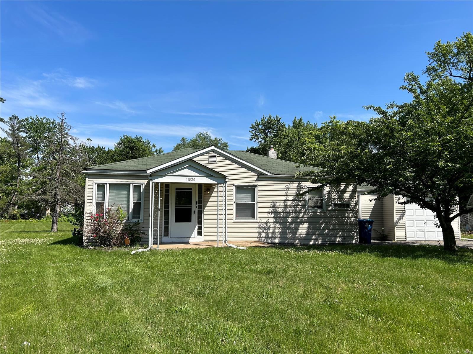 Homes for sale in Saint Louis, MO | 11820 Larimore Rd, Saint Louis, MO 63138 | MLS# MIS24039577