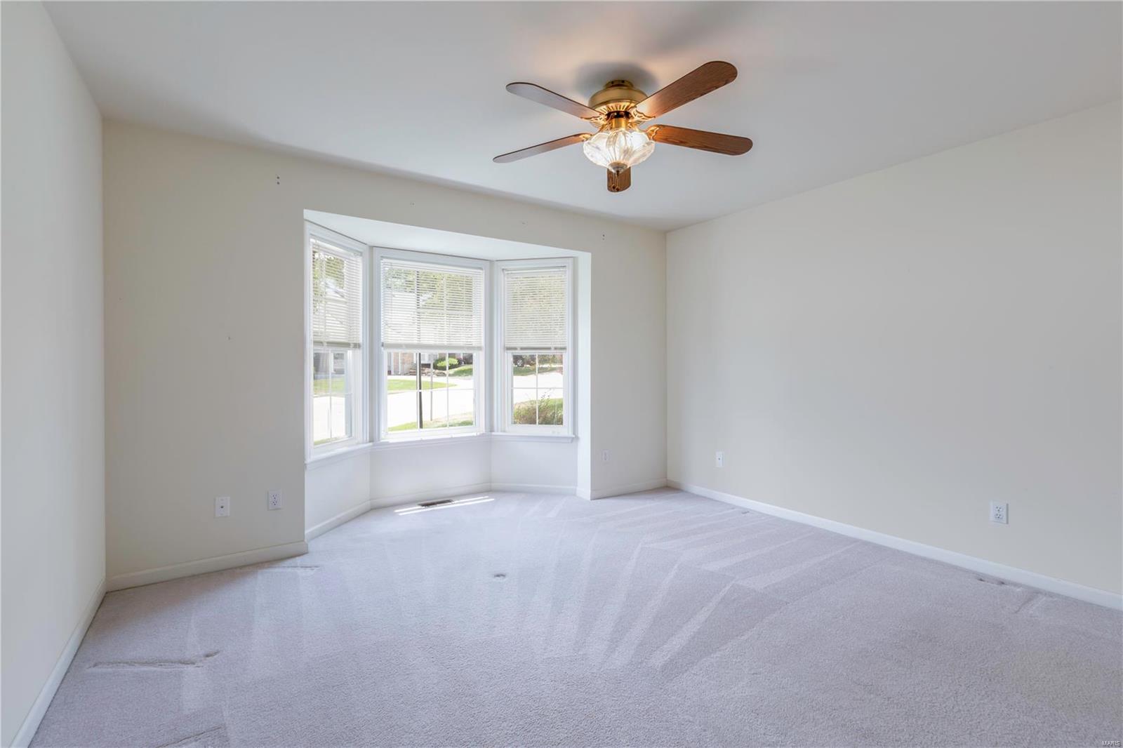 Homes for sale in Lake Saint Louis, MO | 2411 S Lakeridge Ct #17, Lake Saint Louis, MO 63367 | MLS# MIS24040058