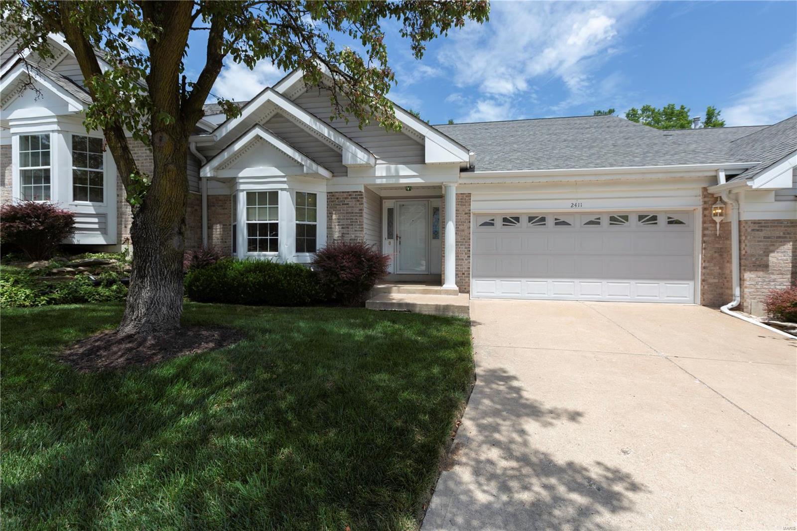 Homes for sale in Lake Saint Louis, MO | 2411 S Lakeridge Ct #17, Lake Saint Louis, MO 63367 | MLS# MIS24040058