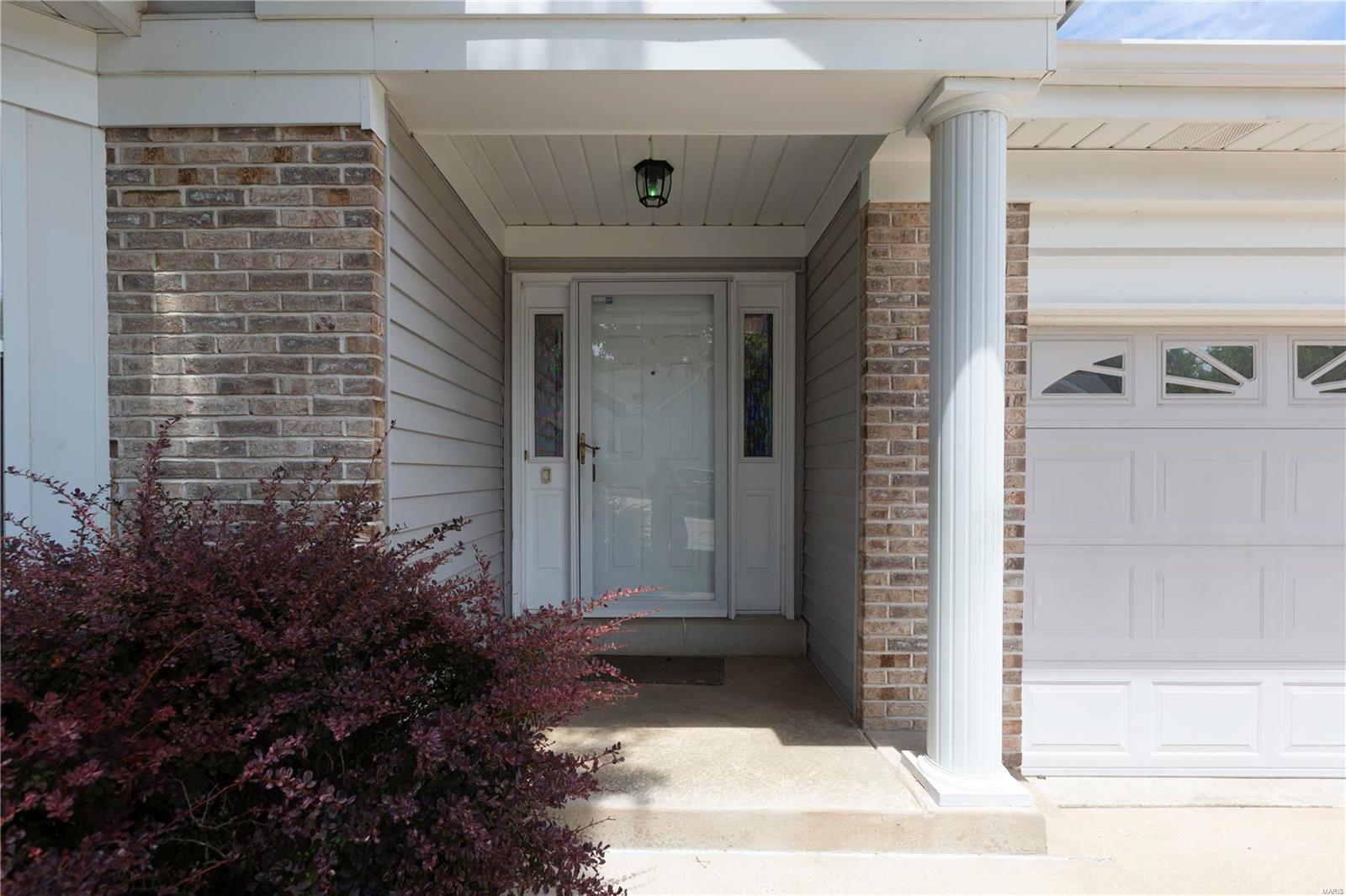 Homes for sale in Lake Saint Louis, MO | 2411 S Lakeridge Ct #17, Lake Saint Louis, MO 63367 | MLS# MIS24040058