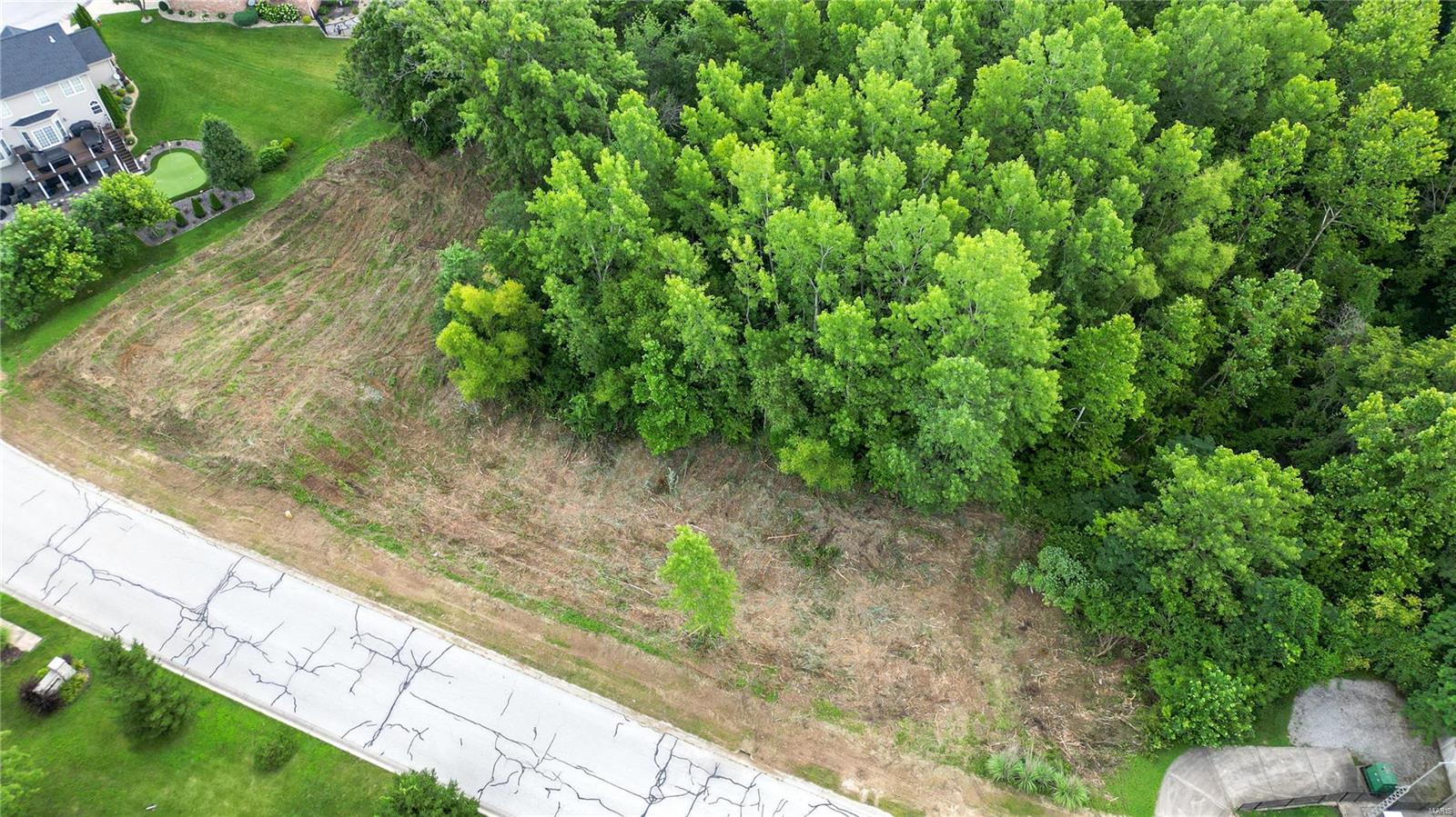 Homes for sale in Caseyville, IL | 212 Forest Oaks Dr, Caseyville, IL 62232 | MLS# MIS24040195