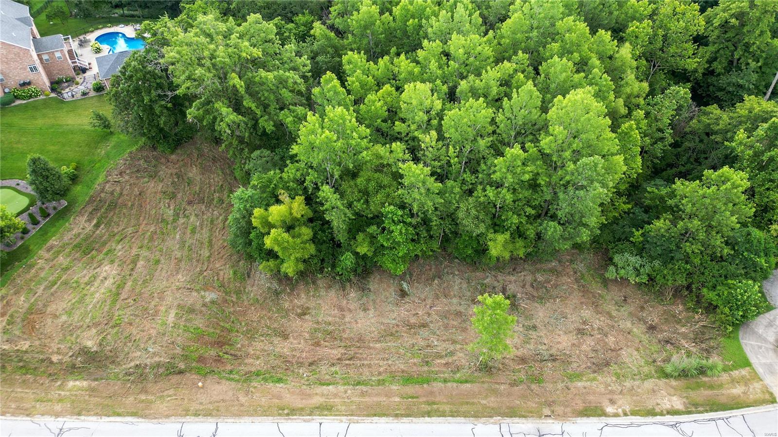 Homes for sale in Caseyville, IL | 212 Forest Oaks Dr, Caseyville, IL 62232 | MLS# MIS24040195