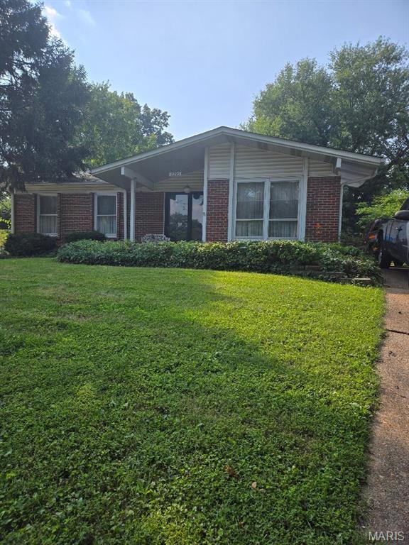 Homes for sale in Saint Louis, MO | 2295 Woodgrass Dr, Saint Louis, MO 63114 | MLS# MIS24042784