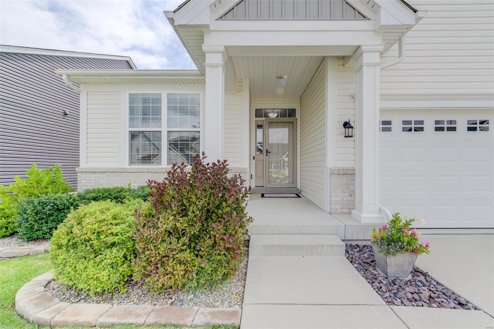 Homes for sale in Lake Saint Louis, MO | 656 Moffett Laurel Dr, Lake Saint Louis, MO 63367 | MLS# MIS24047327