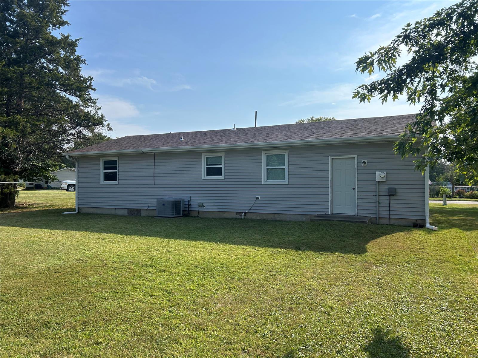 Homes for sale in Montgomery, MO | 625 Meadowcrest, Montgomery, MO 63361 | MLS# MIS24056968