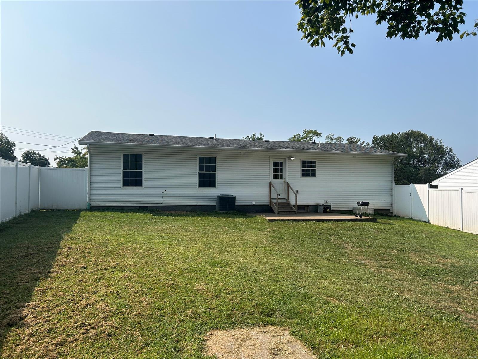 Homes for sale in Montgomery, MO | 113 Hickory Street, Montgomery, MO 63361 | MLS# MIS24057587