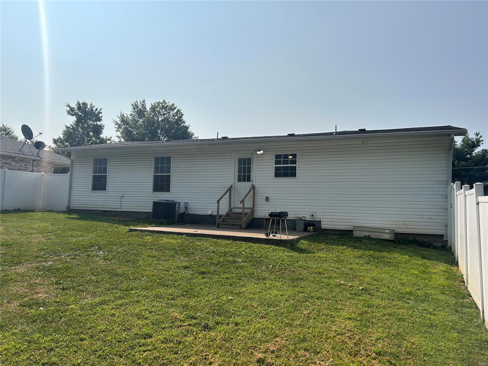 Homes for sale in Montgomery, MO | 113 Hickory Street, Montgomery, MO 63361 | MLS# MIS24057587