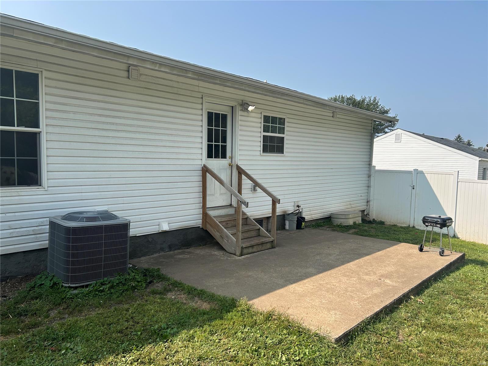 Homes for sale in Montgomery, MO | 113 Hickory Street, Montgomery, MO 63361 | MLS# MIS24057587