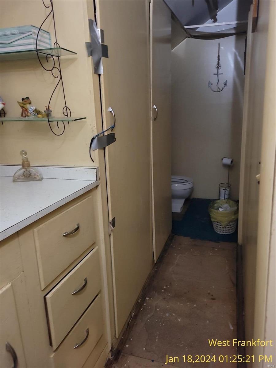 Homes for sale in West Frankfort, IL | 1418 E Oak, West Frankfort, IL 62896 | MLS# MIS24065884