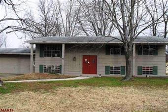 Homes for sale in Lake Saint Louis, MO | 4 Lussac Ct, Lake Saint Louis, MO 63367 | MLS# MIS11058171