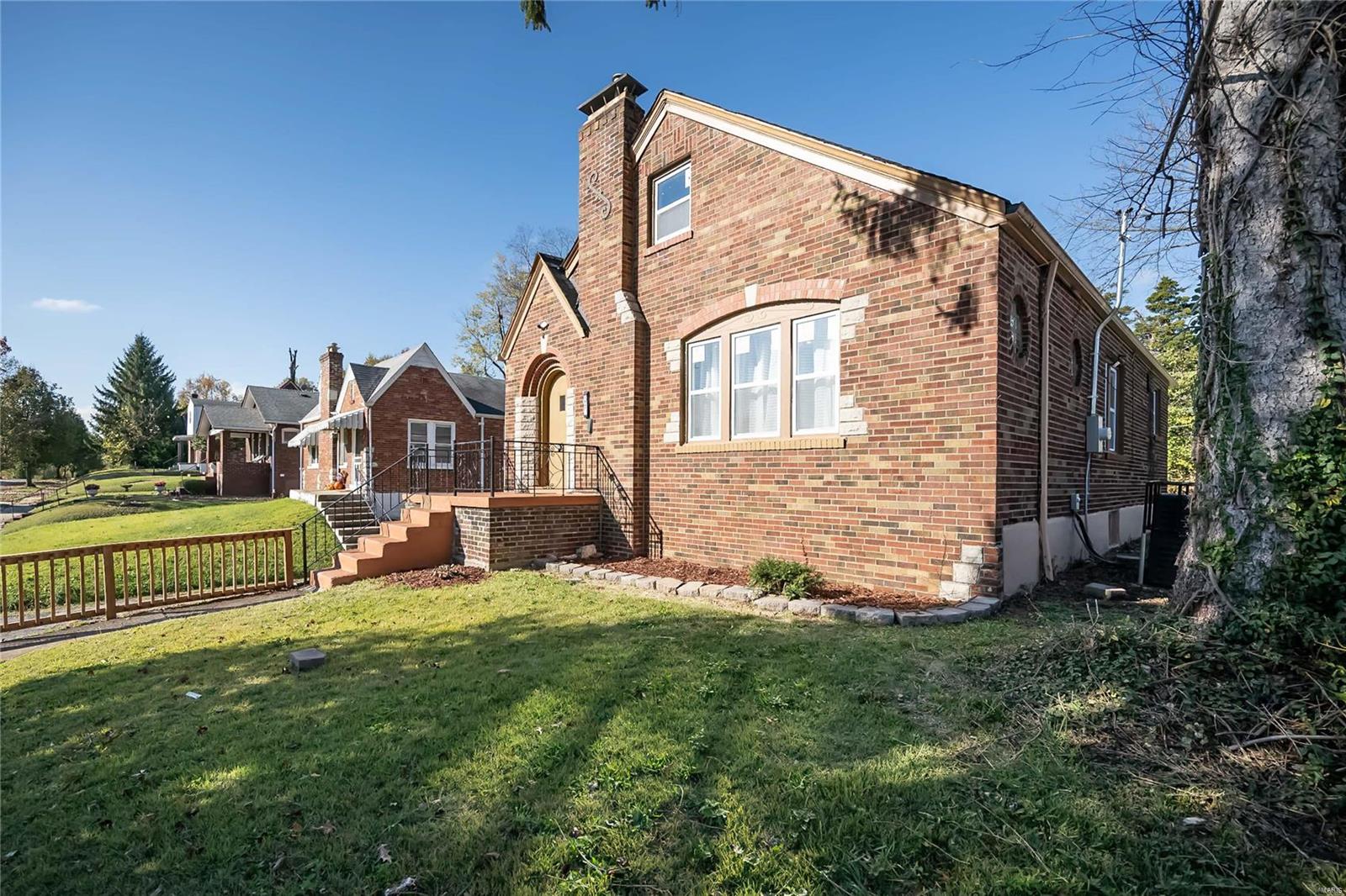 Homes for sale in St. Louis, MO | 3847 Oakridge Blvd, St. Louis, MO 63121 | MLS# MIS24070136