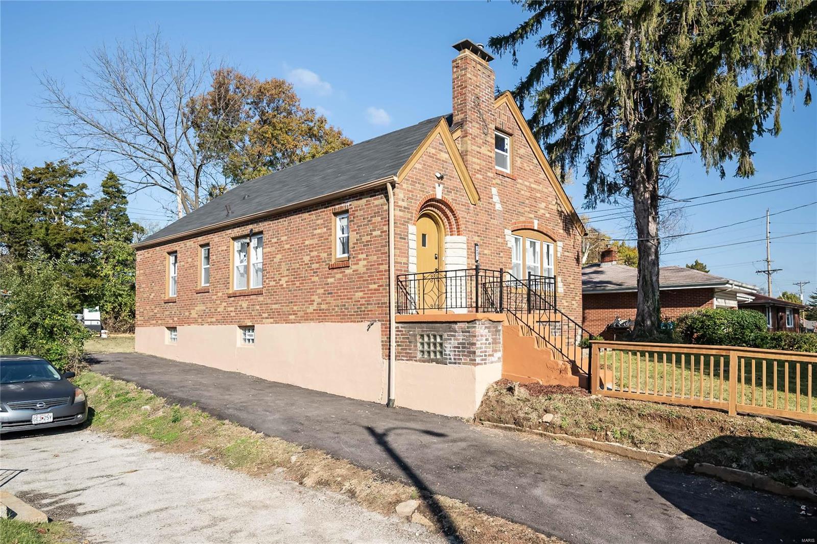 Homes for sale in St. Louis, MO | 3847 Oakridge Blvd, St. Louis, MO 63121 | MLS# MIS24070136