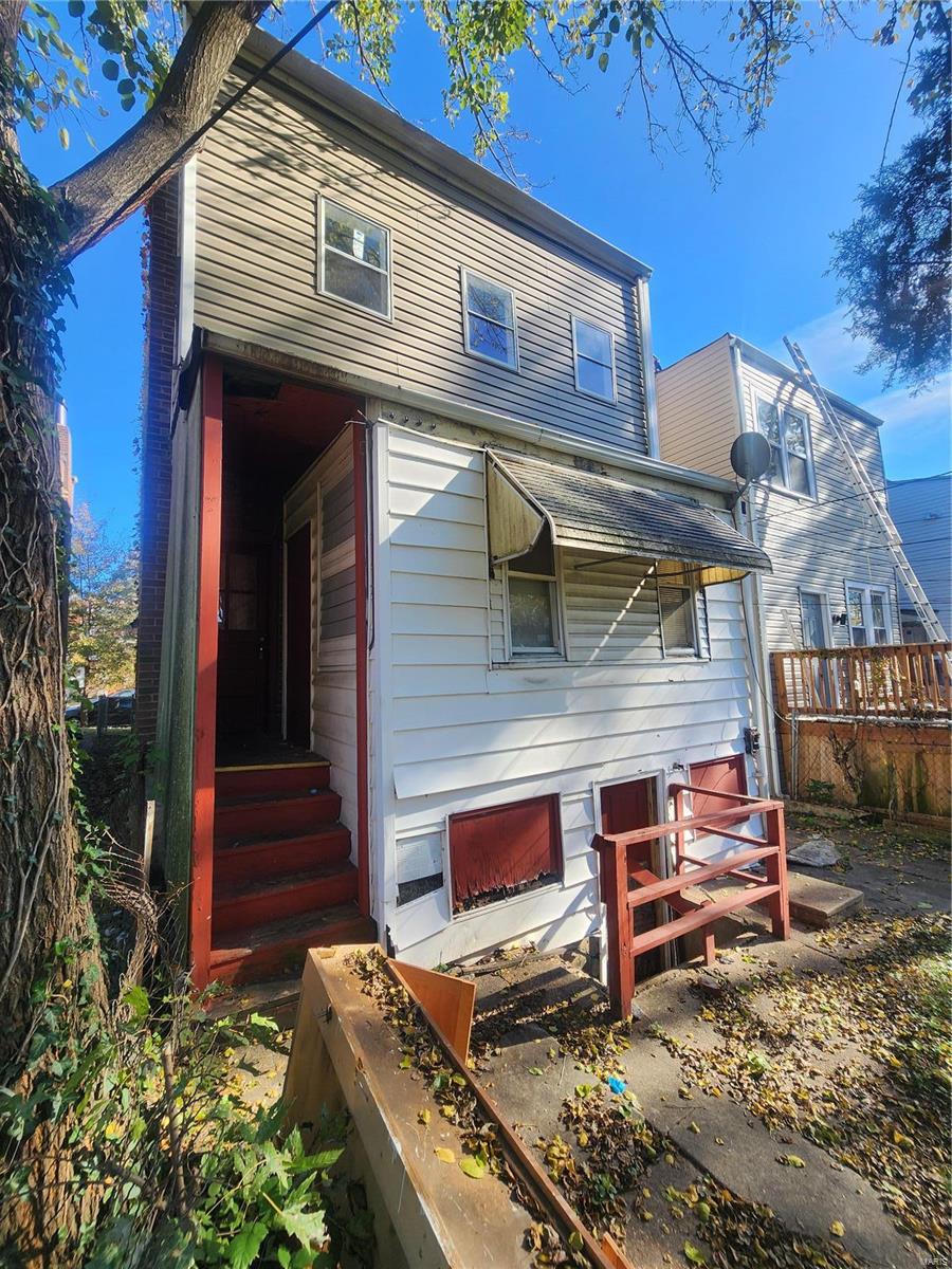 Homes for sale in Saint Louis, MO | 3523 Pennsylvania Ave, Saint Louis, MO 63118 | MLS# MIS24070900