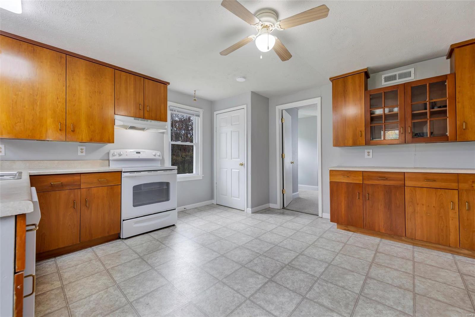 Homes for sale in Defiance, MO | 8 St Anthony Ln, Defiance, MO 63341 | MLS# MIS24071331