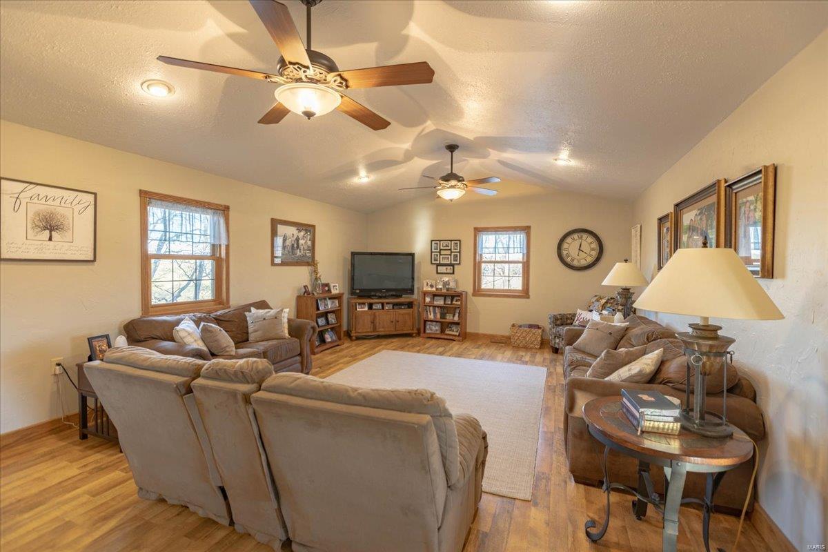 Homes for sale in Cabool, MO | 13438 Yy Hwy, Cabool, MO 65689 | MLS# MIS24071673