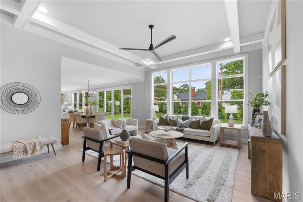 Homes for sale in Creve Coeur, MO | 19 Beaver Dr, Creve Coeur, MO 63141 | MLS# MIS24072804