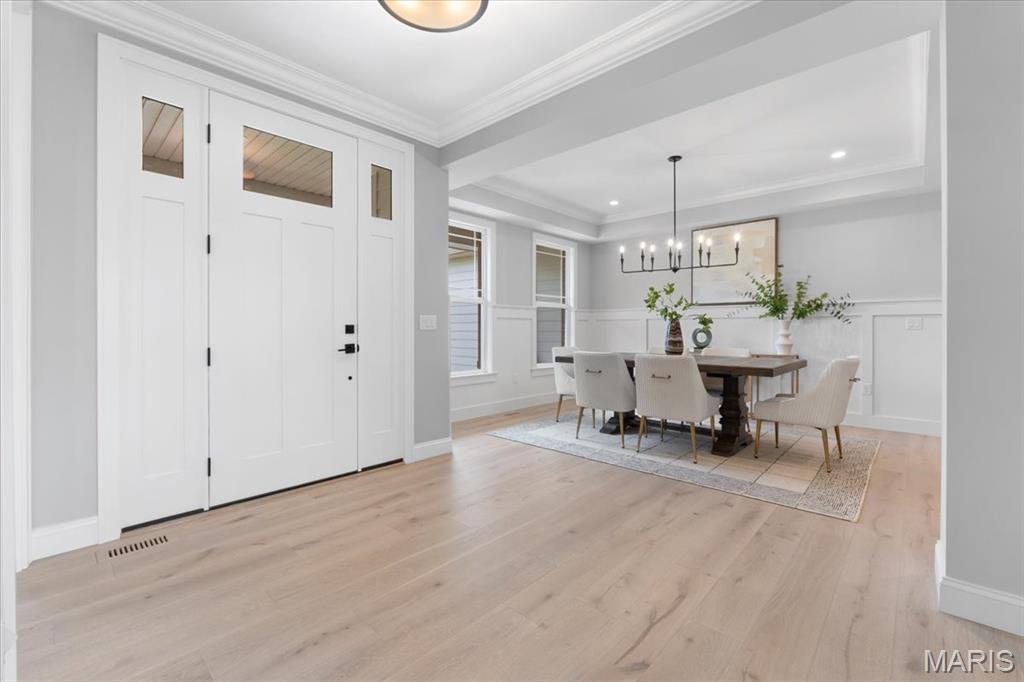 Homes for sale in Creve Coeur, MO | 19 Beaver Dr, Creve Coeur, MO 63141 | MLS# MIS24072804