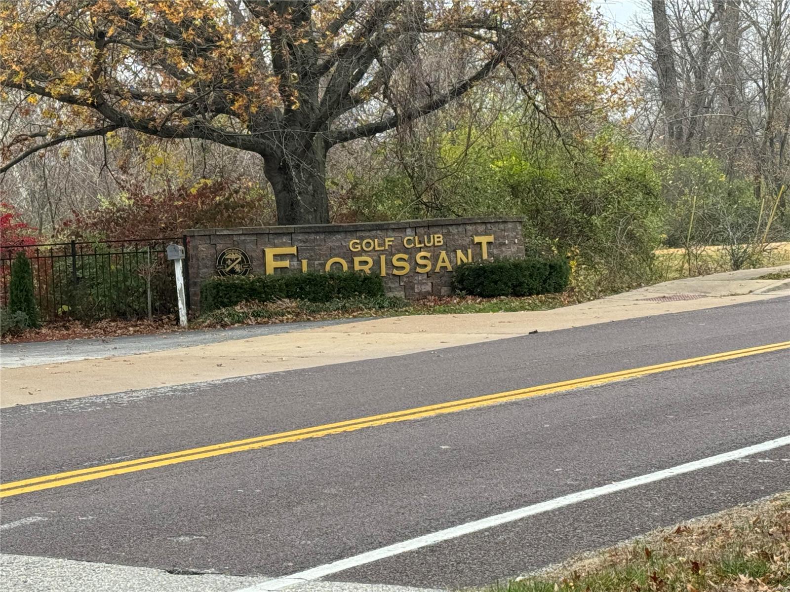 Homes for sale in St. Louis, MO | 13712 Old Halls Ferry Rd, St. Louis, MO 63033 | MLS# MIS24073081