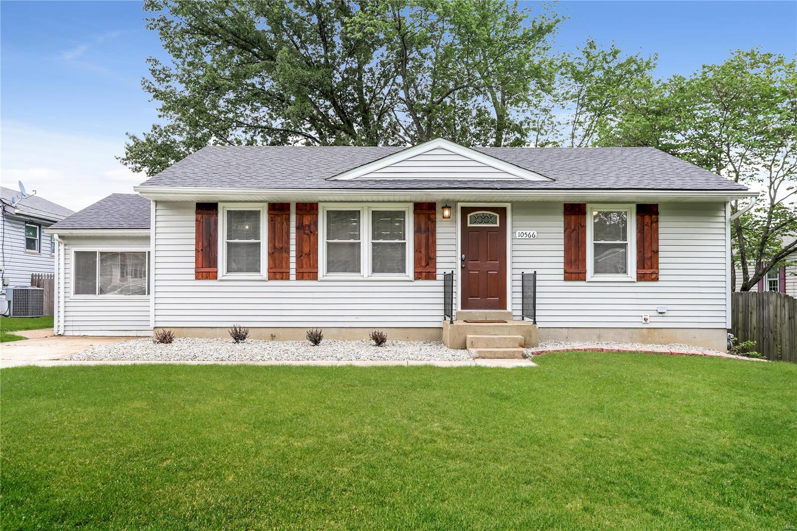 Homes for sale in Saint Louis, MO | 10566 Kamping Ln, Saint Louis, MO 63123 | MLS# MIS24073995