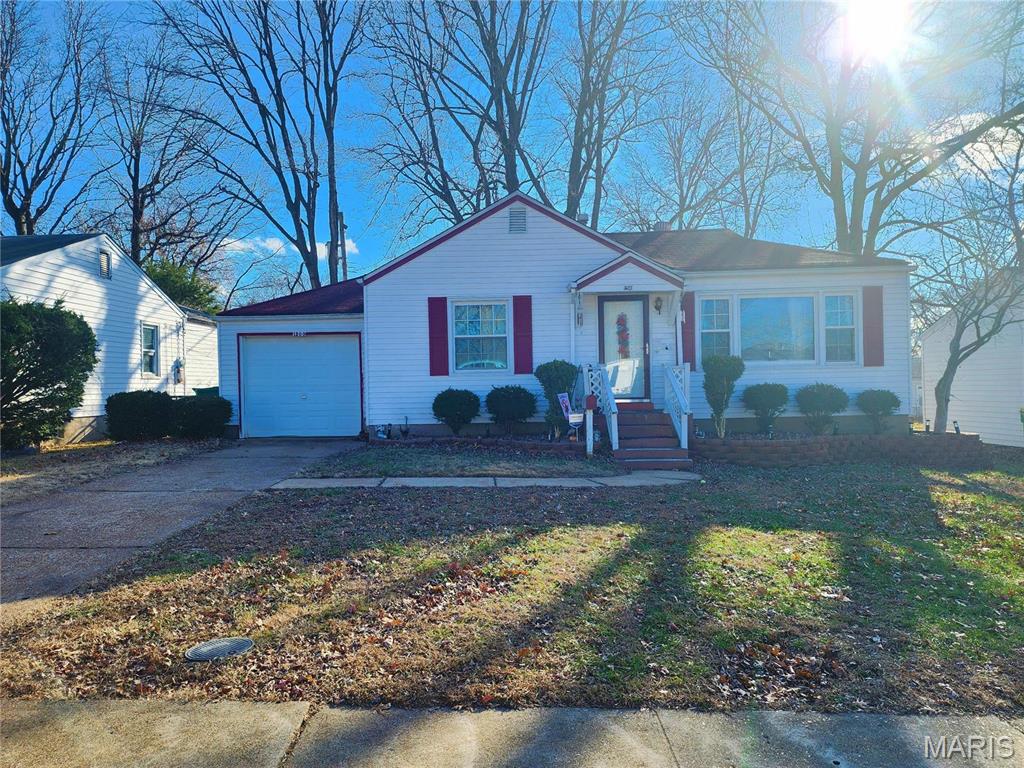 Homes for sale in Saint Louis, MO | 1200 Kilgore Dr, Saint Louis, MO 63137 | MLS# MIS24075946