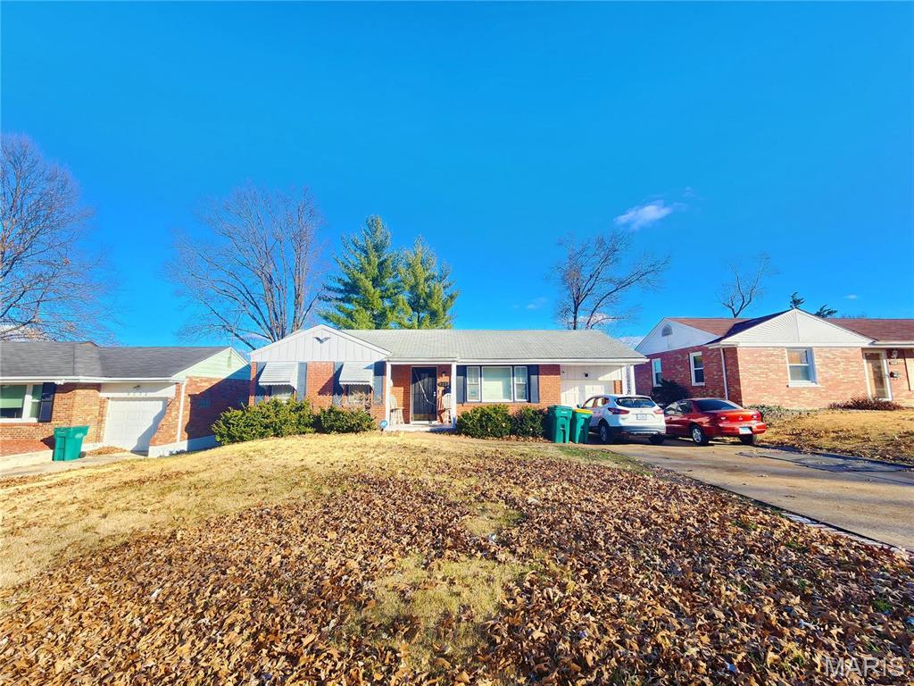 Homes for sale in Saint Louis, MO | 9228 Halbrook Dr, Saint Louis, MO 63137 | MLS# MIS24076098