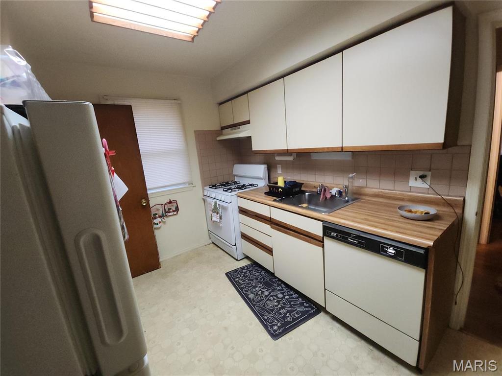 Homes for sale in Saint Louis, MO | 9314 Ardmore Dr, Saint Louis, MO 63137 | MLS# MIS24076102