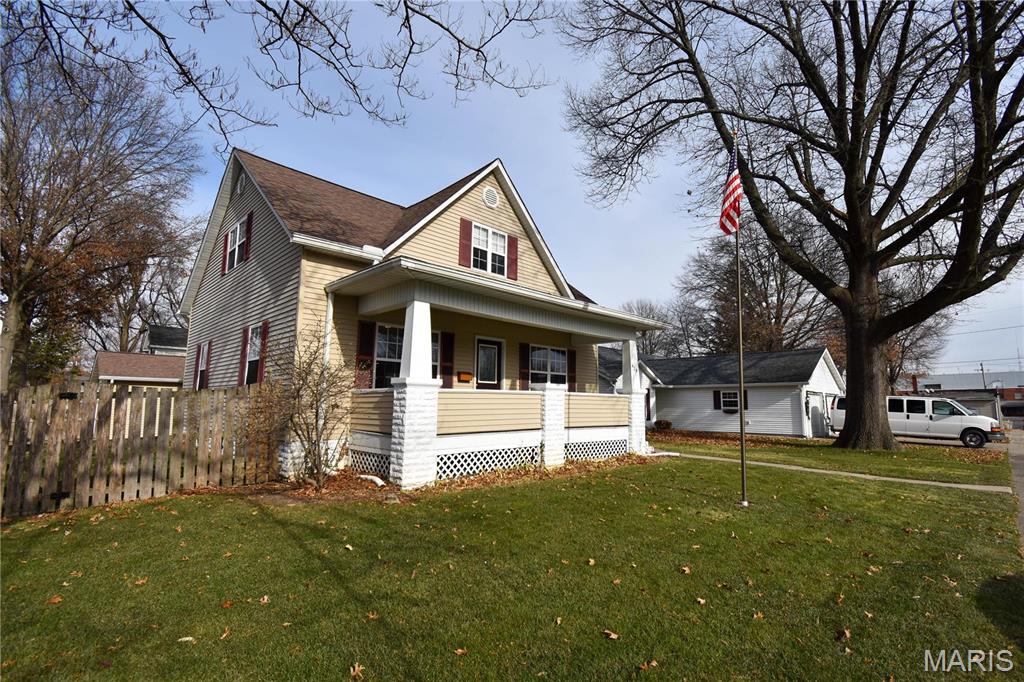 Homes for sale in Staunton, IL | 429 W Olive St, Staunton, IL 62088 | MLS# MIS24076106