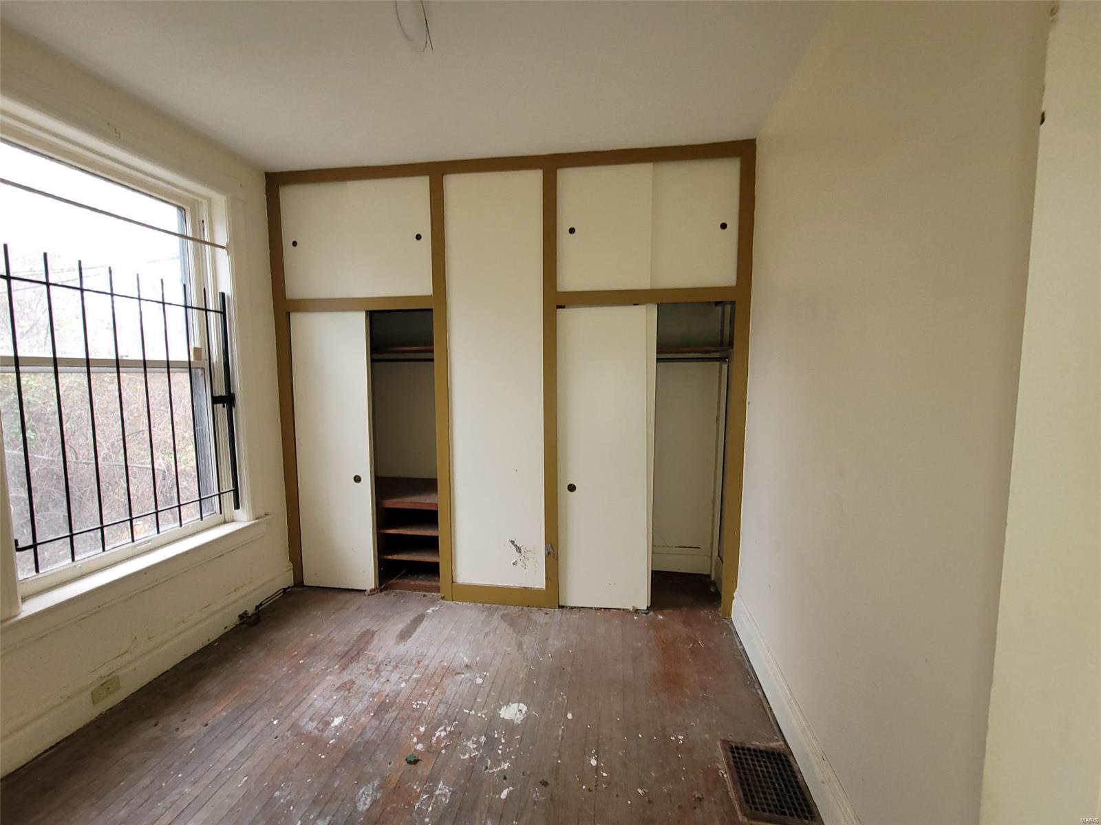 Homes for sale in Saint Louis, MO | 5331 Ridge Ave, Saint Louis, MO 63112 | MLS# MIS24077246