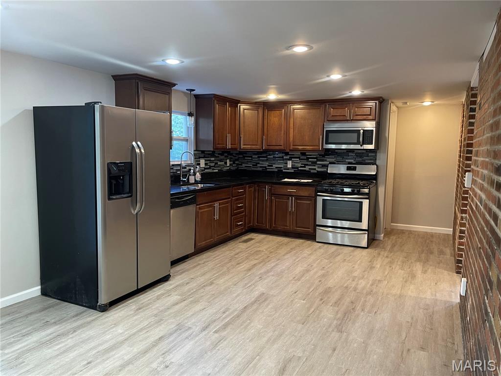 Homes for sale in Bridgeton, MO | 3305 Fee Fee Road, Bridgeton, MO 63044 | MLS# MIS25000530