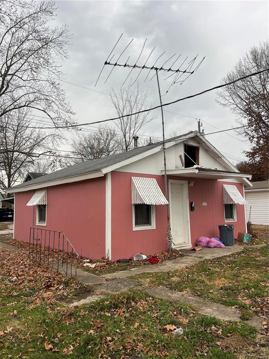 Homes for sale in Montgomery, MO | 125 S Wentz St #A,B,C, Montgomery, MO 63361 | MLS# MIS25000828