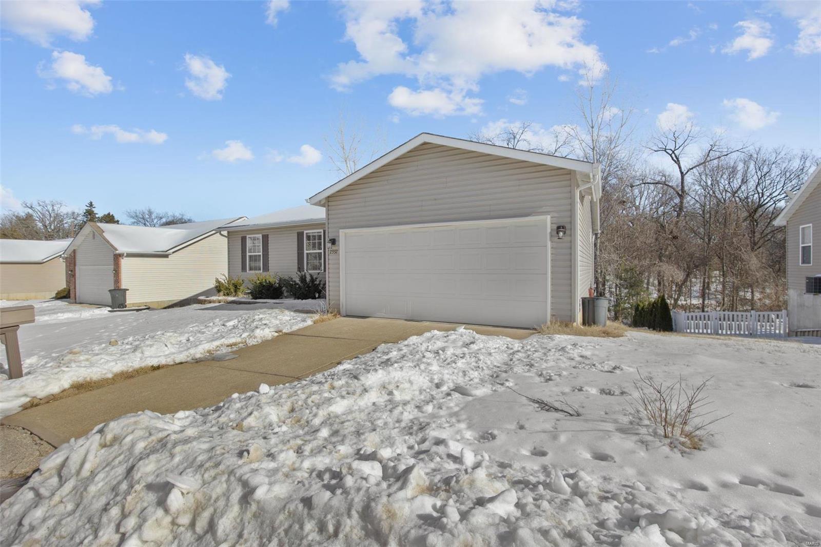Homes for sale in High Ridge, MO | 2332 Arkansas Dr, High Ridge, MO 63049 | MLS# MIS25001877