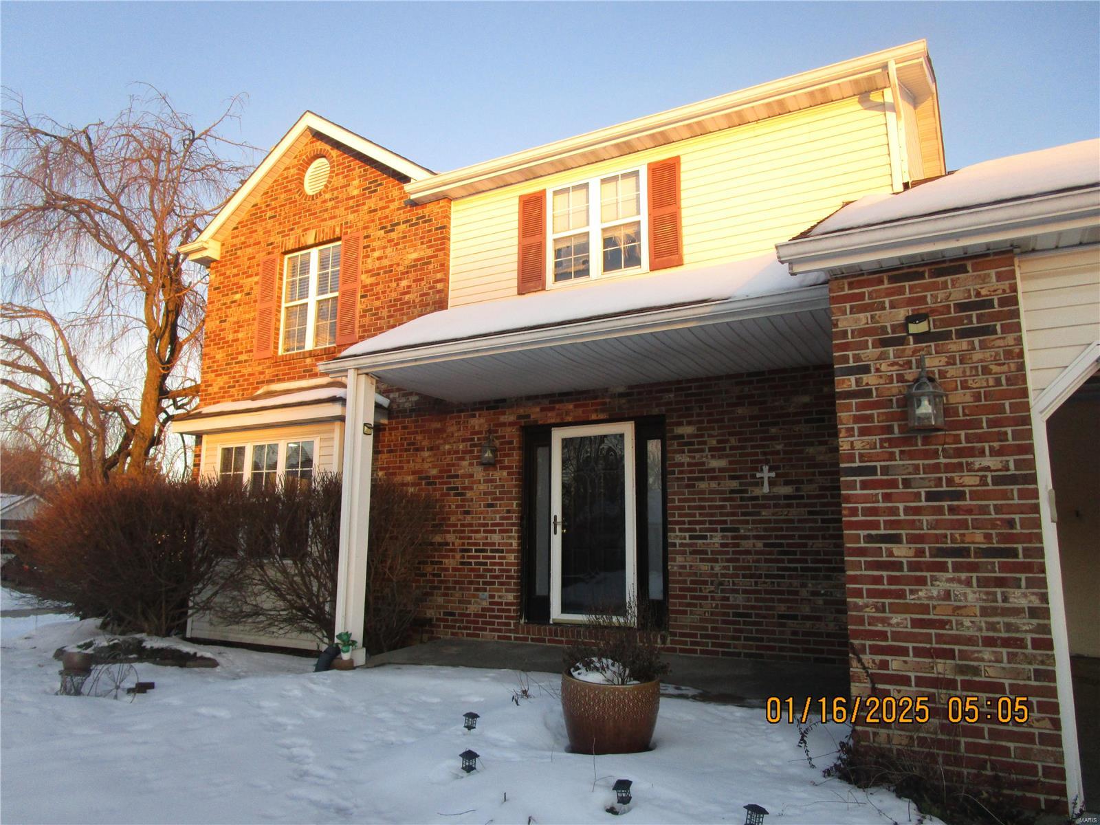 Homes for sale in Troy, IL | 1508 Fairoaks Dr, Troy, IL 62294 | MLS# MIS25002841