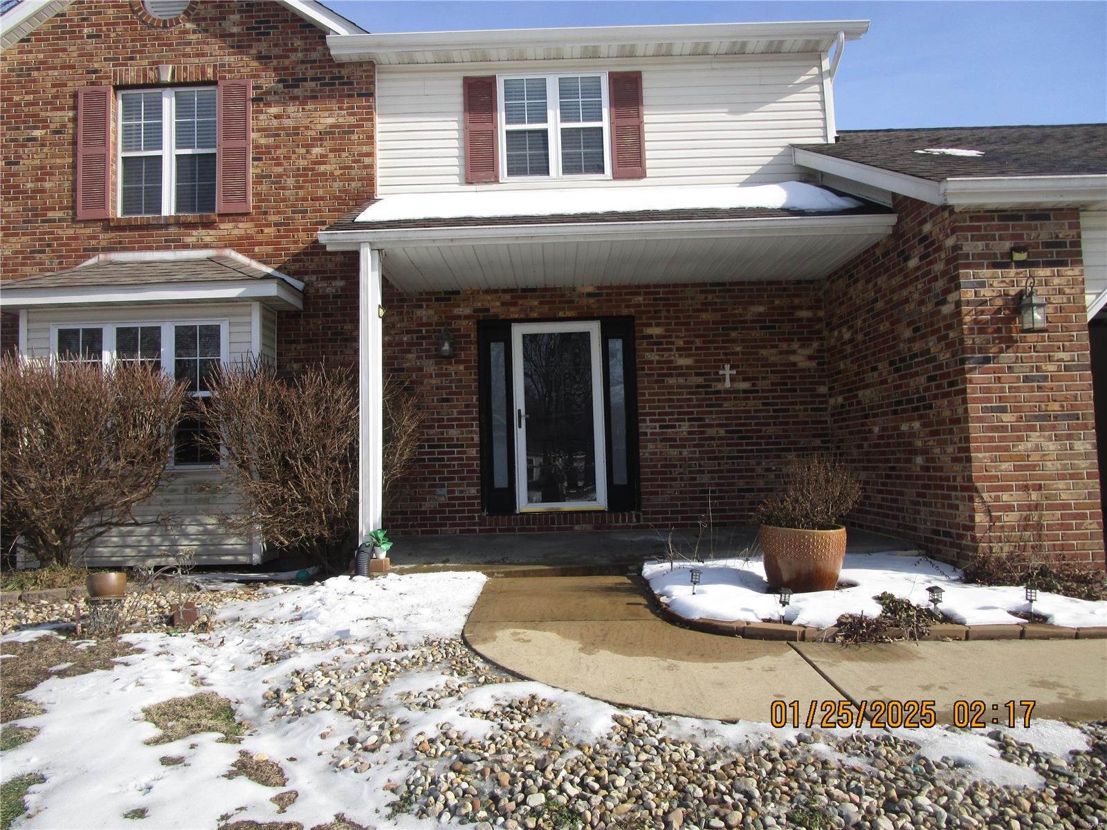 Homes for sale in Troy, IL | 1508 Fairoaks Dr, Troy, IL 62294 | MLS# MIS25002841