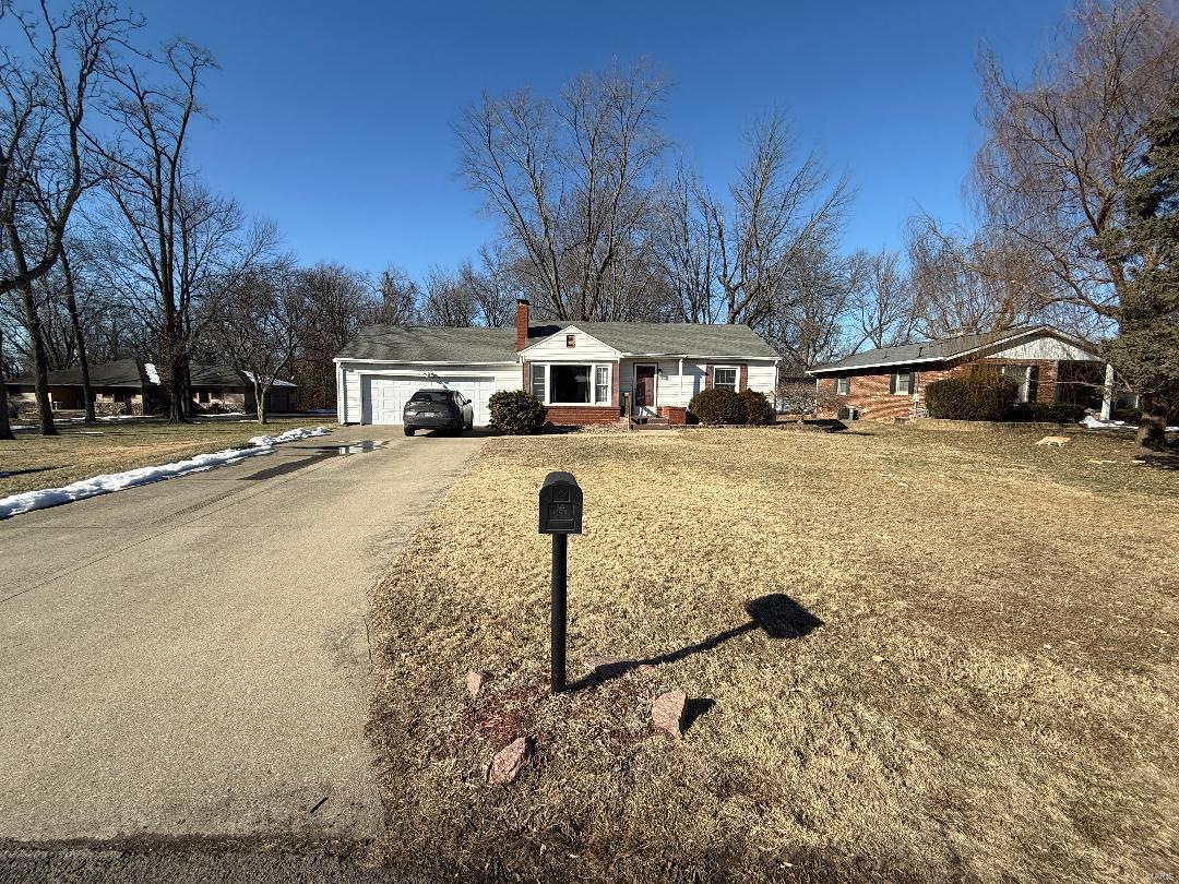 Homes for sale in East Alton, IL | 282 Hi Pointe Pl, East Alton, IL 62024 | MLS# MIS25004298