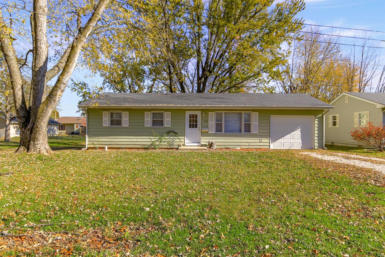 Homes for sale in Montgomery, MO | 108 N Lyons Ave, Montgomery, MO 63361 | MLS# MIS25004738