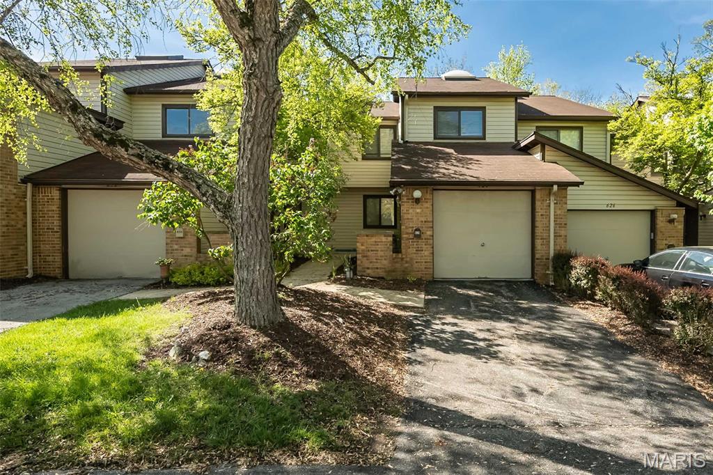 Homes for sale in Ballwin, MO | 628 Painted Vista Dr, Ballwin, MO 63021 | MLS# MIS25004911