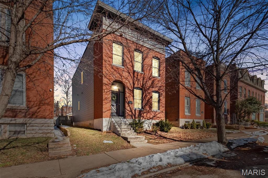 Homes for sale in St. Louis, MO | 1911 Utah St, St. Louis, MO 63118 | MLS# MIS25005059