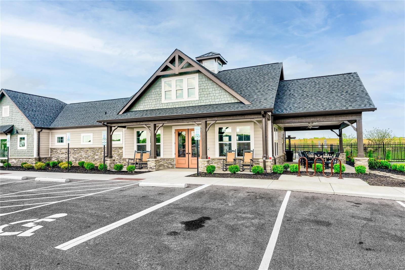 Homes for sale in O Fallon, MO | 701 Southerland Dr, O Fallon, MO 63368 | MLS# MIS25005117