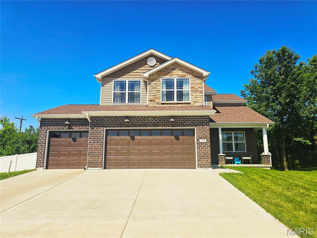 Homes for sale in Troy, IL | 104 Eisenhower Blvd, Troy, IL 62294 | MLS# MIS25005226