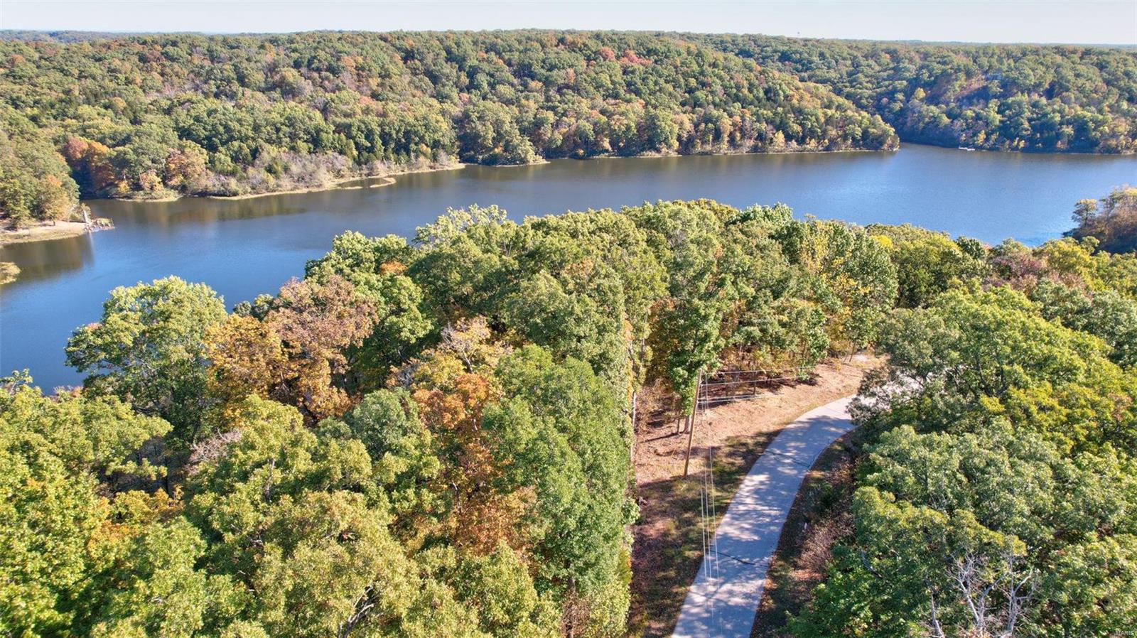 Homes for sale in Defiance, MO | 19 Hammoch Ct, Defiance, MO 63341 | MLS# MIS25005358