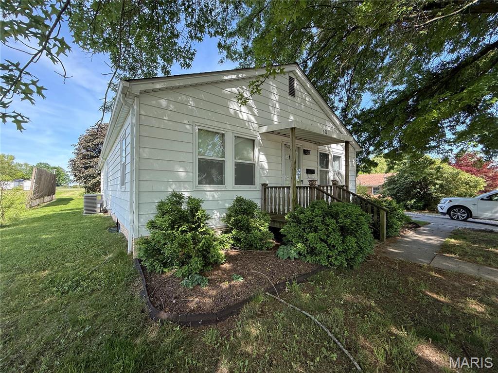 Homes for sale in Wellsville, MO | 509 & 511 E Hudson St, Wellsville, MO 63384 | MLS# MIS25005427