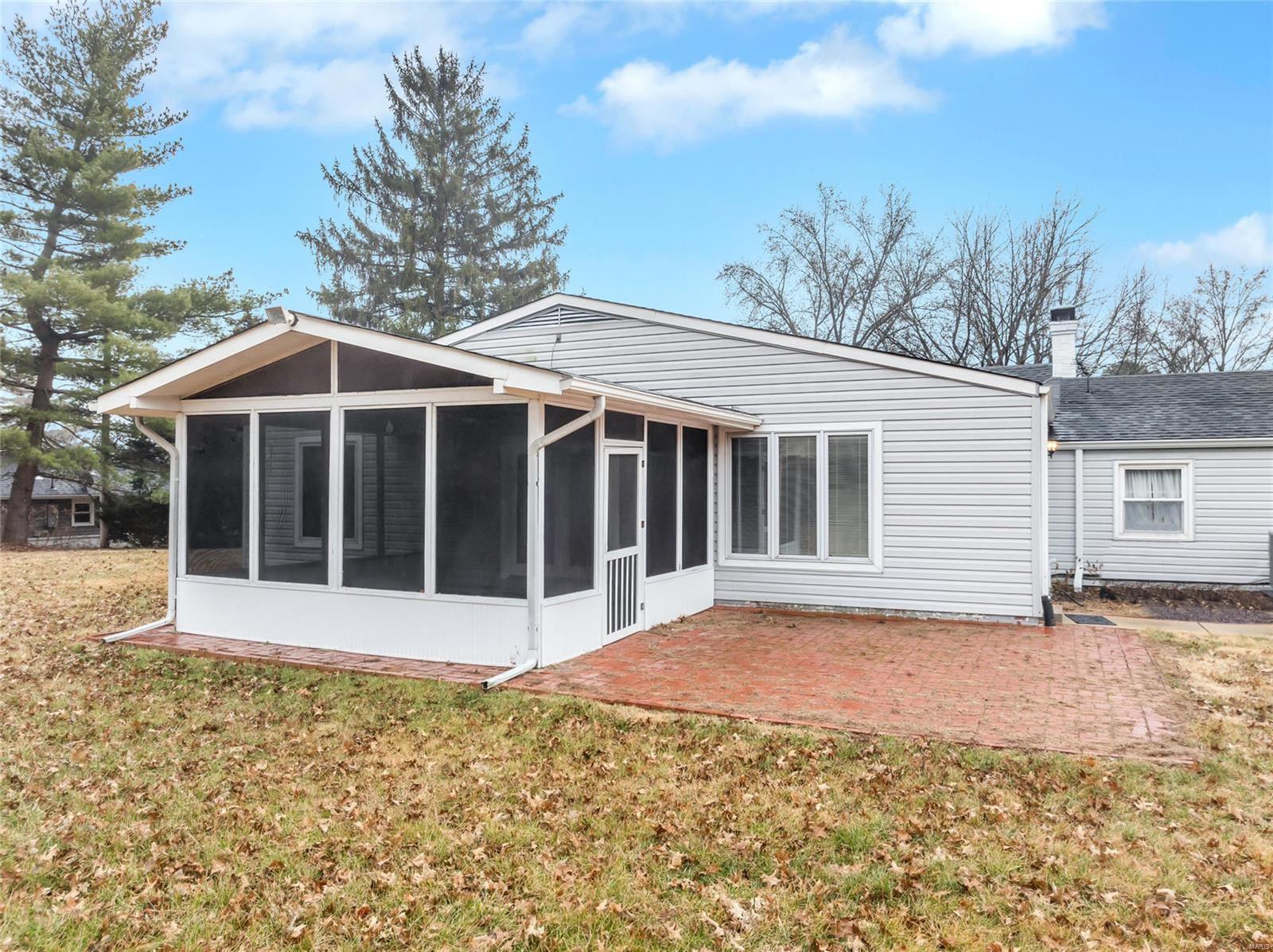 Homes for sale in Sunset Hills, MO | 10305 Kennerly Rd, Sunset Hills, MO 63128 | MLS# MIS25005535