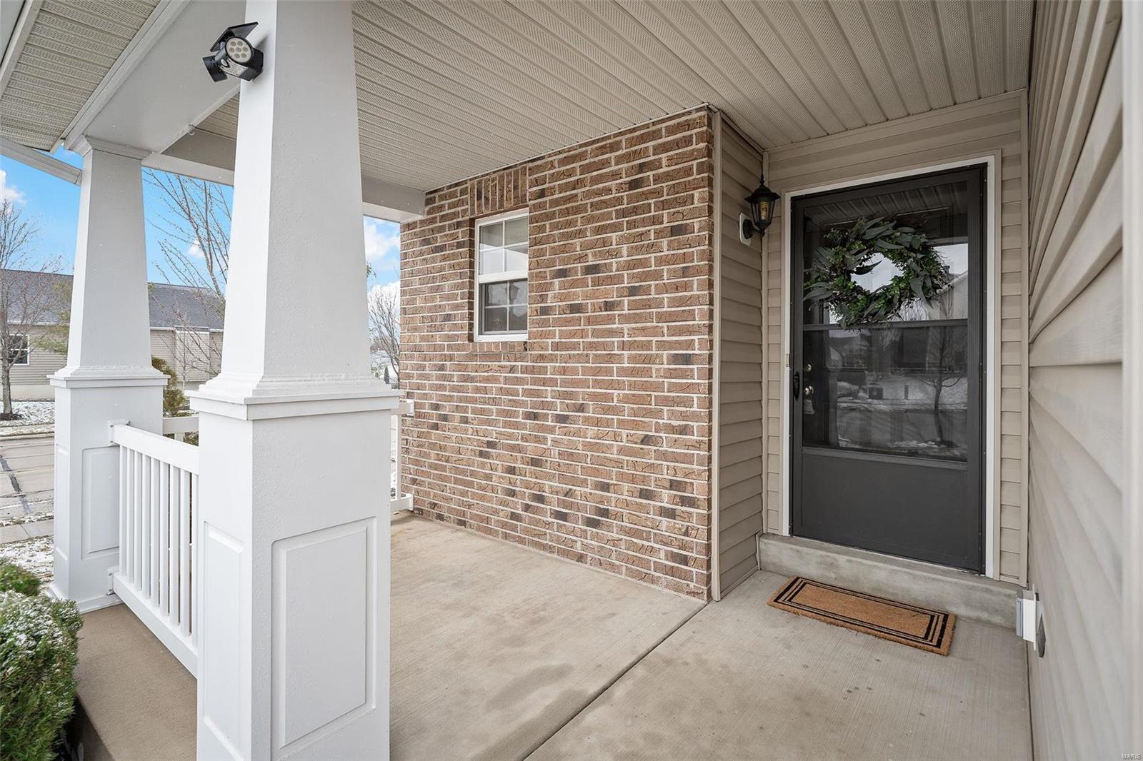 Homes for sale in Lake Saint Louis, MO | 801 Country Field Dr, Lake Saint Louis, MO 63367 | MLS# MIS25005761